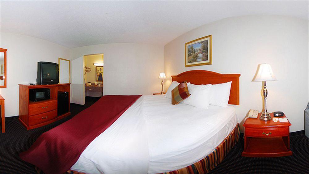 Best Western Palestine Inn Εξωτερικό φωτογραφία